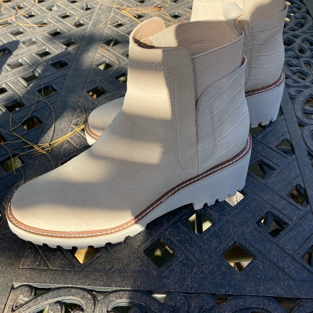 Dolce vita cream suede / embossed leather - pristine!
